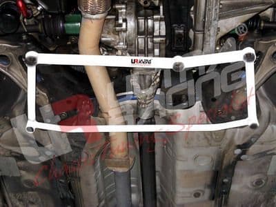 ULTRA RACING 2-POINT FRONT H-BRACE MITSUBISHI EVO 4/5/6