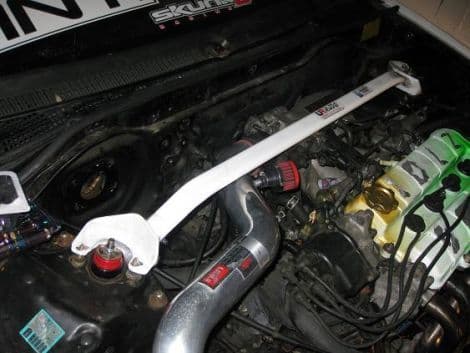 ULTRA RACING 2-POINT FRONT UPPER STRUTBAR HONDA CIVIC/SOL/INTEGRA 92-00