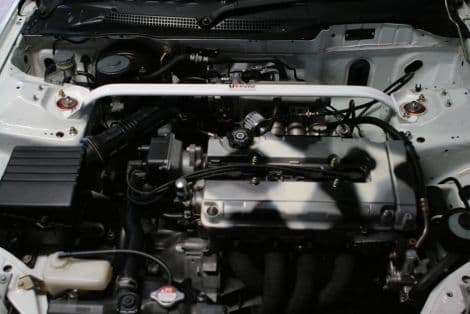 ULTRA RACING 2-POINT FRONT UPPER STRUTBAR HONDA CIVIC/SOL/INTEGRA 92-00