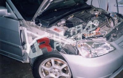 ULTRA RACING 3-POINT FENDER BRACKETS HONDA CIVIC 01-05 2D 1.7