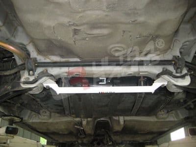 ULTRA RACING 2P REAR LOWER BAR 1044 HONDA INTEGRA 94-01 DC2